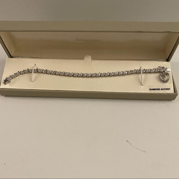 NWT Diamond accent Heart Pendant Bracelet - Picture 1 of 10